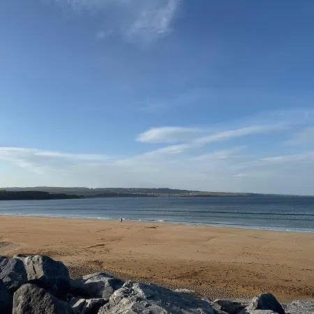 Luxury 1 Min To Apartment